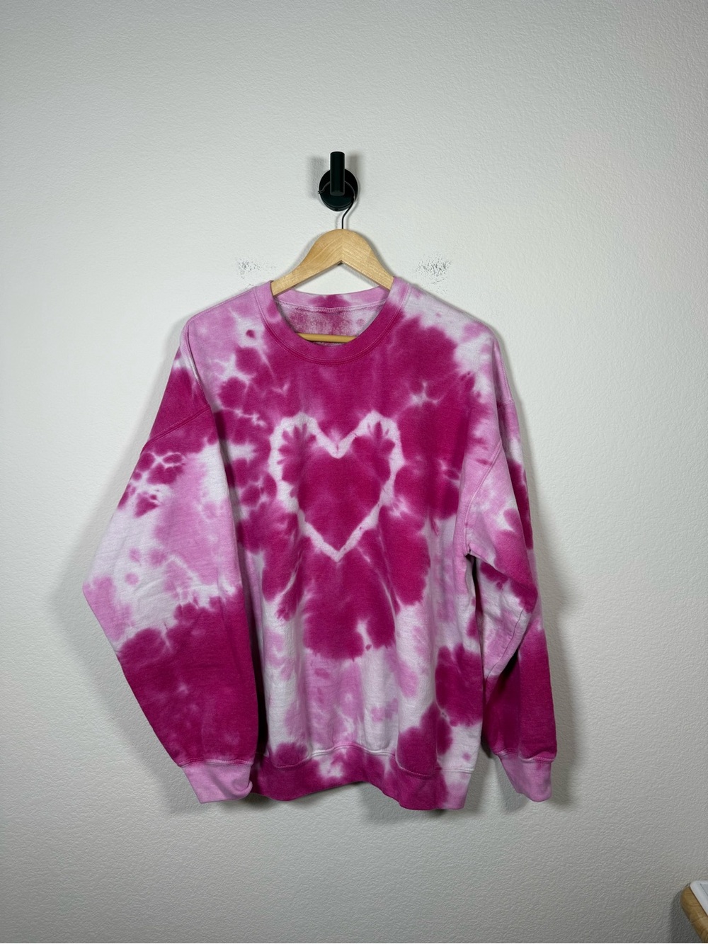 Urban Outfitters Tie Dye Heart Sweatshirt Pink Oversized One Size - Picture 2 of 5